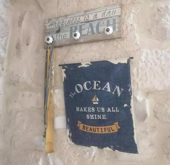 Aamiaismajoitus (B&B) Unique White Stone Studio