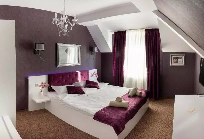 ホテル Golden Rooms