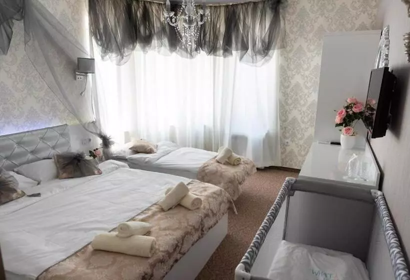 ホテル Golden Rooms