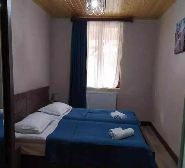 هتل Merlani S House