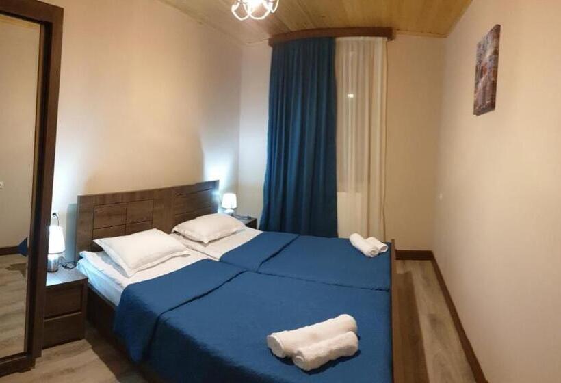 هتل Merlani S House