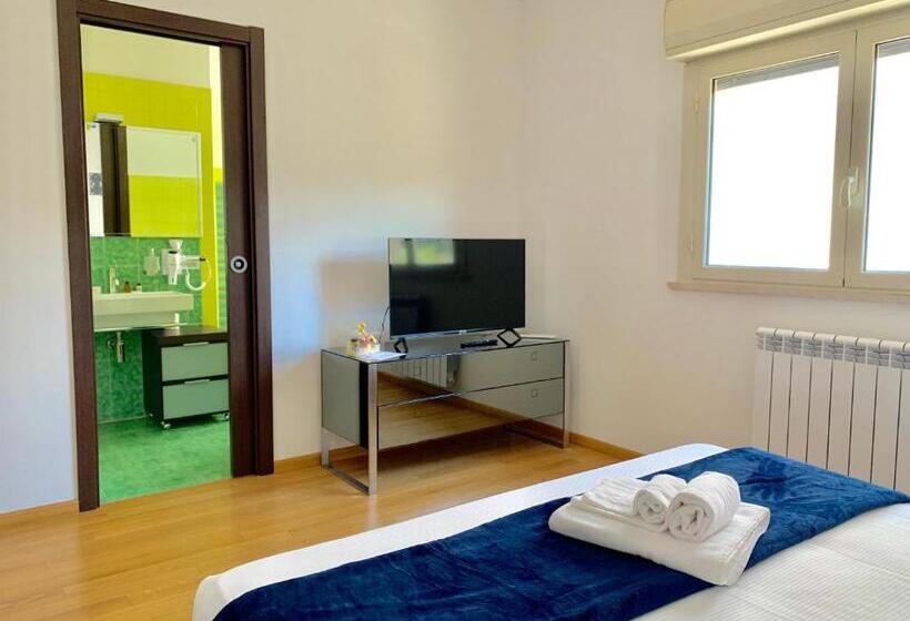 پانسیون Searooms Stanze A Mare