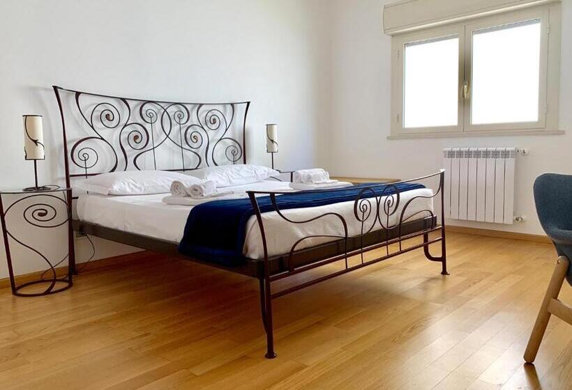 پانسیون Searooms Stanze A Mare