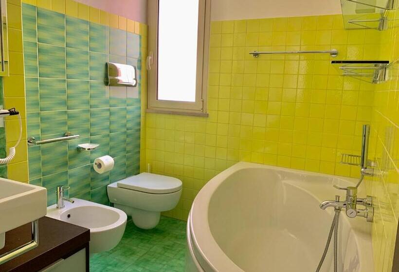 پانسیون Searooms Stanze A Mare