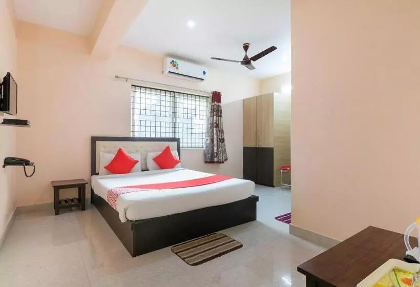 هتل Oyo Surya Residency