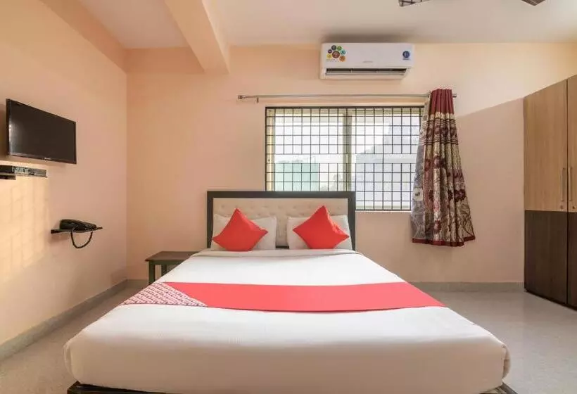 هتل Oyo Surya Residency