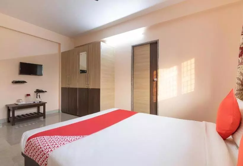 هتل Oyo Surya Residency