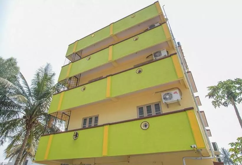 هتل Oyo Surya Residency