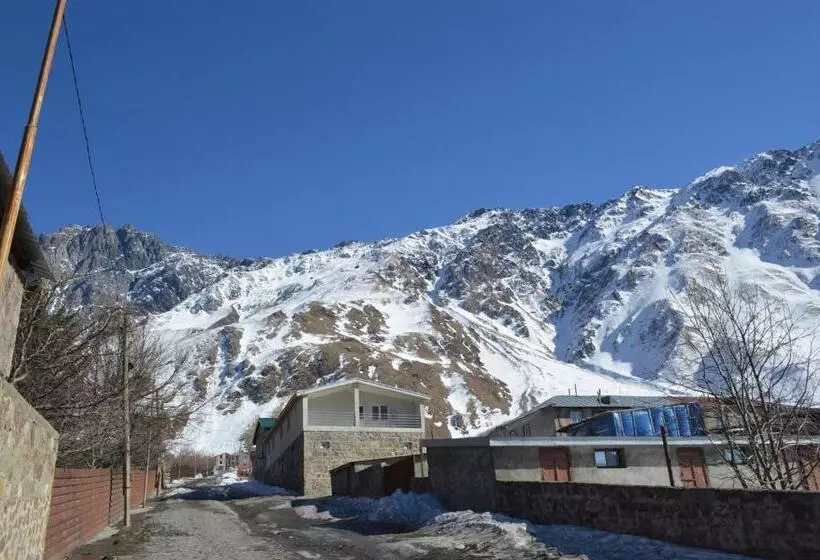 پانسیون Guest House Qubi