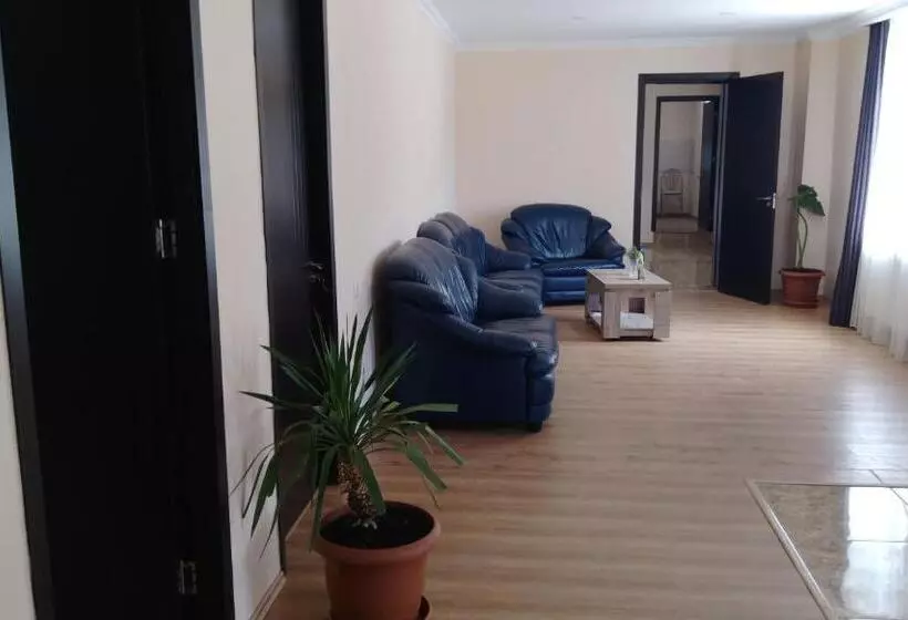 پانسیون Guest House Qubi