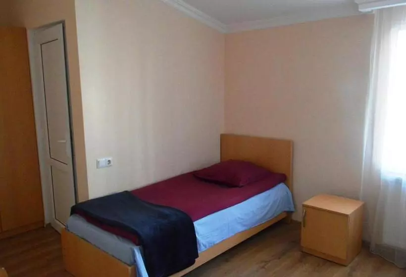 پانسیون Guest House Qubi
