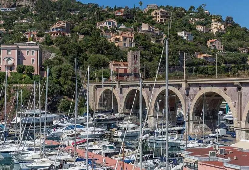 Hotelli Riviera Beach