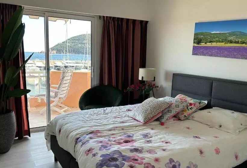 Hotelli Riviera Beach