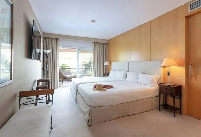 בית מלון כפרי Suites Del Mar Fenals Apartments