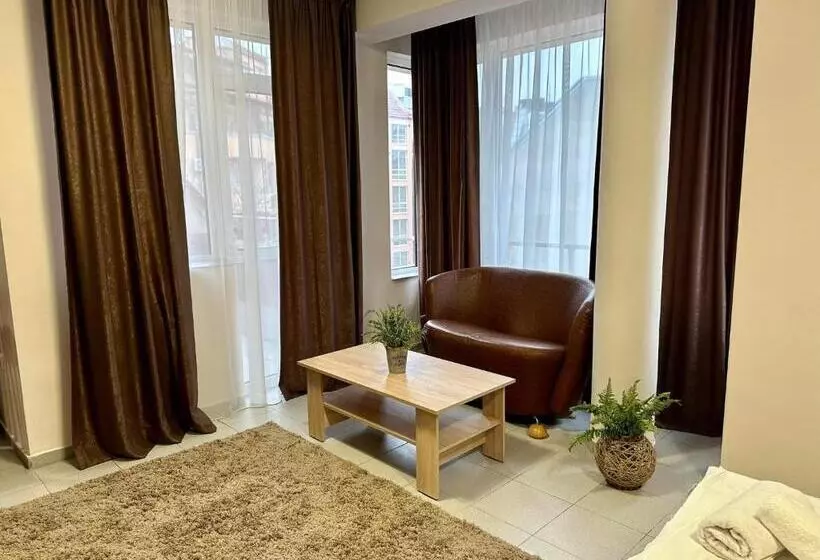 پانسیون Guest House Family