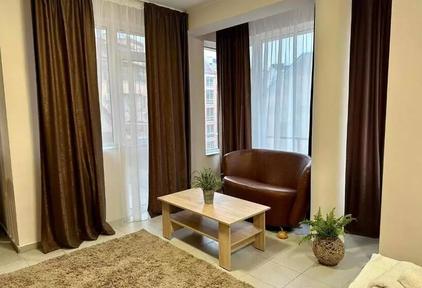 پانسیون Guest House Family