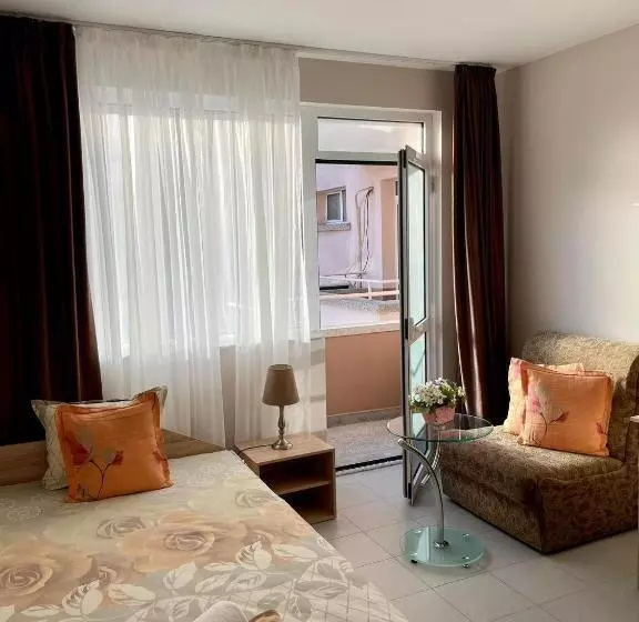 پانسیون Guest House Family