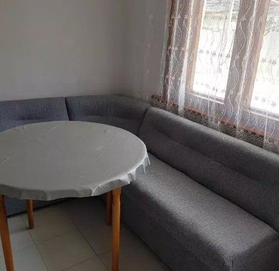 پانسیون Guest Rooms Radost