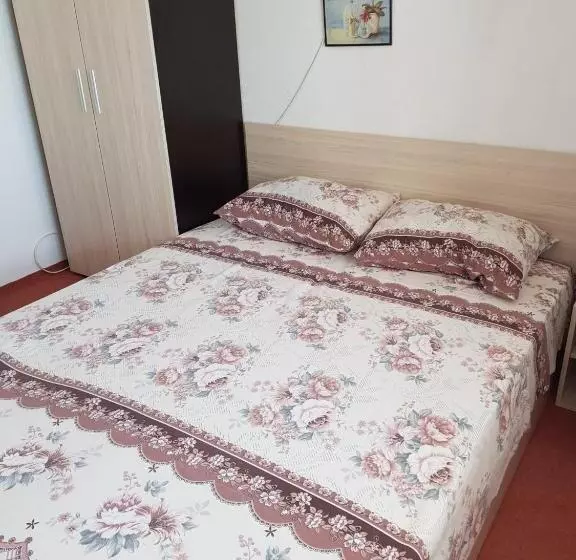 پانسیون Guest Rooms Radost