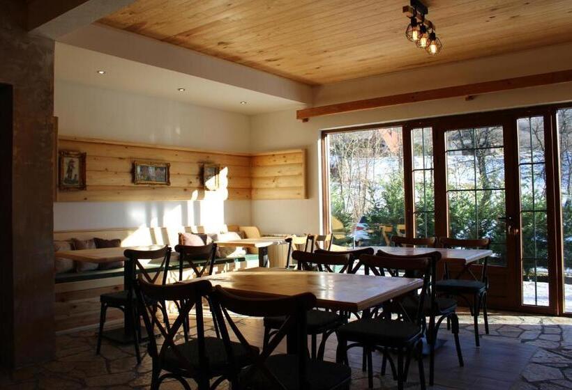 پانسیون Pubhouse & Rooms Pahulja