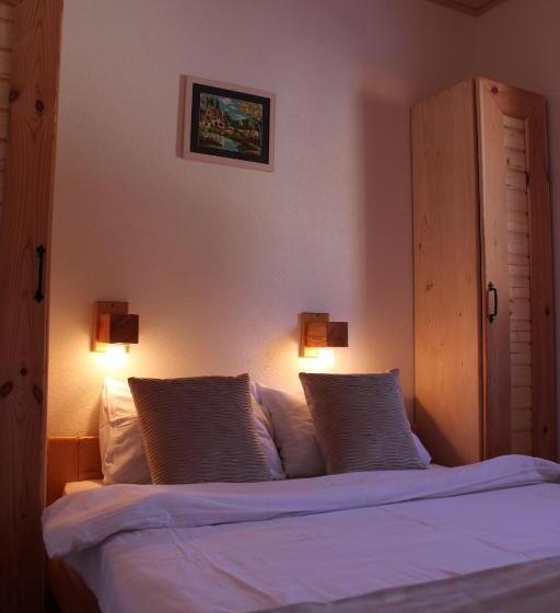 پانسیون Pubhouse & Rooms Pahulja