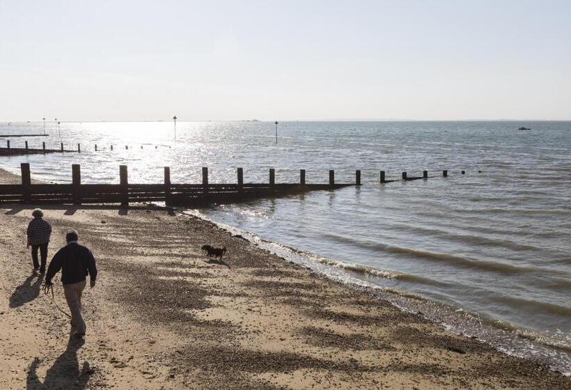 Pensão Southend Guest House   Close To Beach, Train Station & Southend Airport