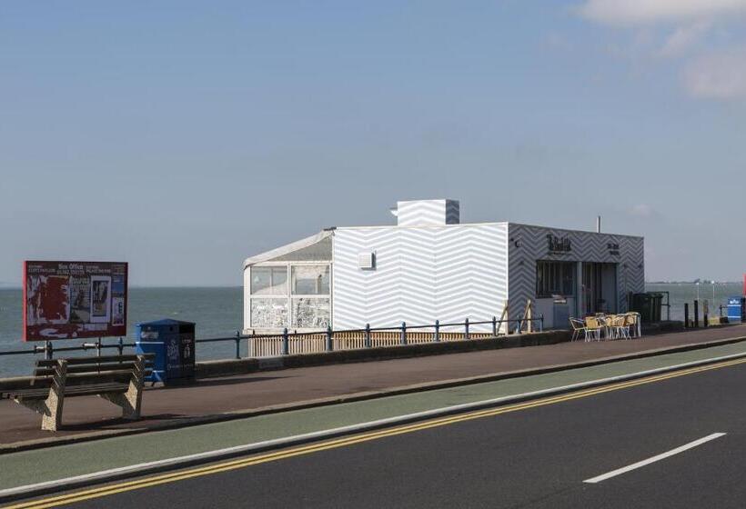 Pensão Southend Guest House   Close To Beach, Train Station & Southend Airport