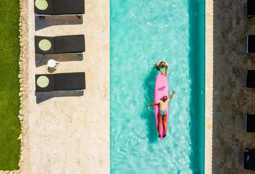 Hotelli El Encuentro Surf Lodge