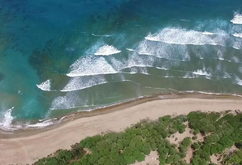 Hotelli El Encuentro Surf Lodge