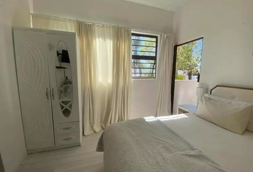 ベッドアンドブレックファースト Au Plais De Langebaan At Palm Tree Villa