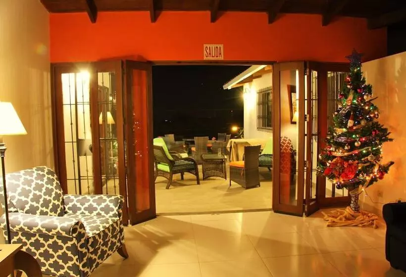 تختخواب و صبحانه El Mirador Suites