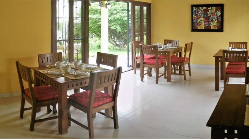 تختخواب و صبحانه El Mirador Suites