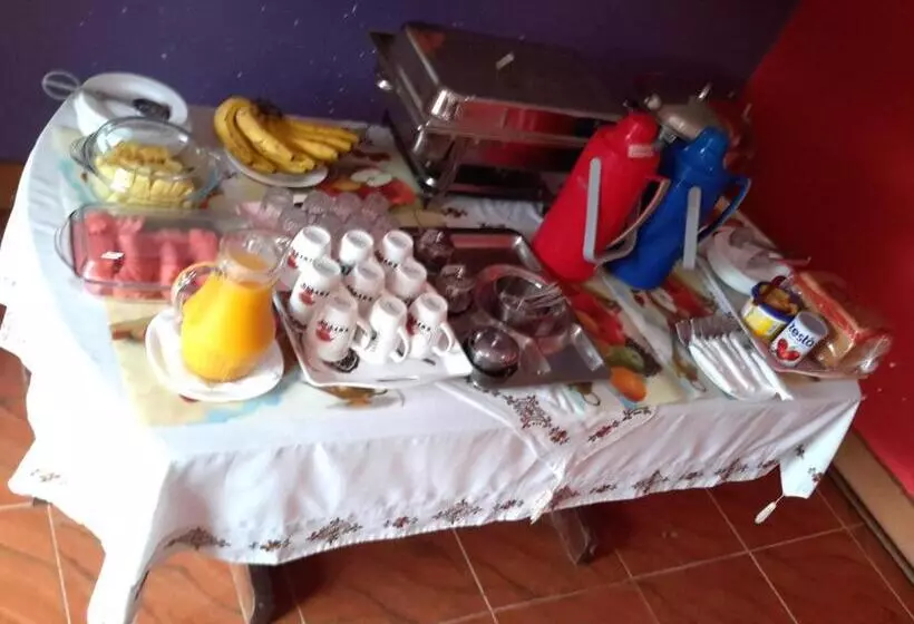 تختخواب و صبحانه Lucia Villas Mbale