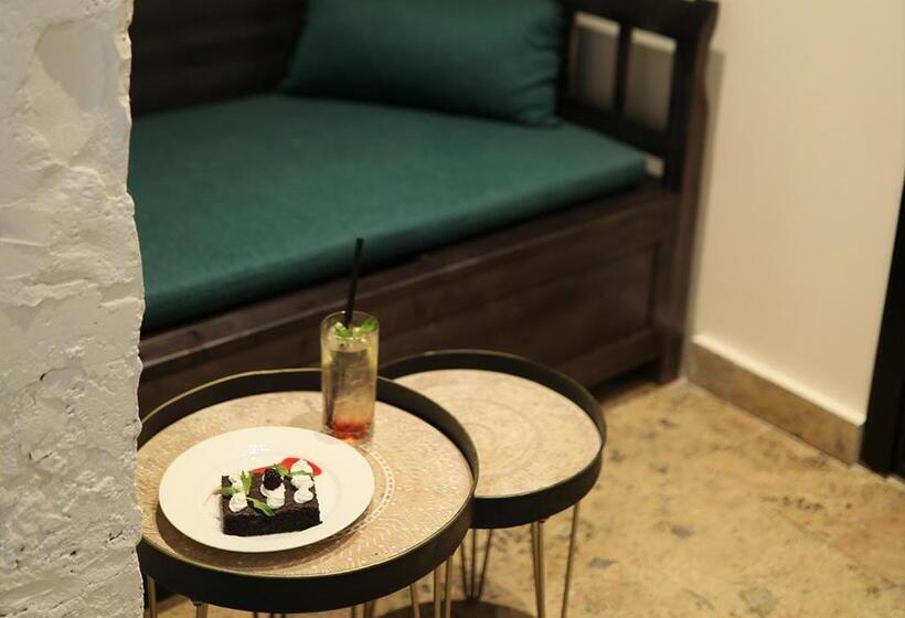 مبيت وإفطار Toon Armeni Guest House