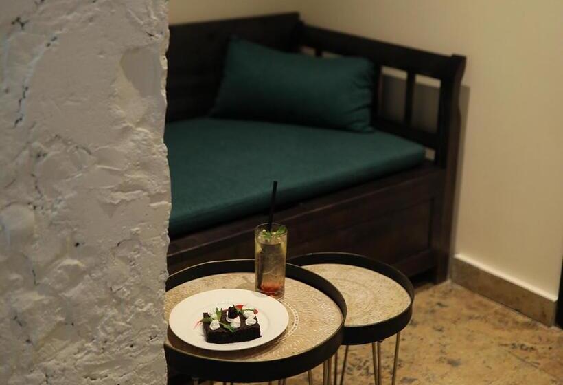 مبيت وإفطار Toon Armeni Guest House