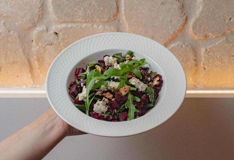 مبيت وإفطار Toon Armeni Guest House