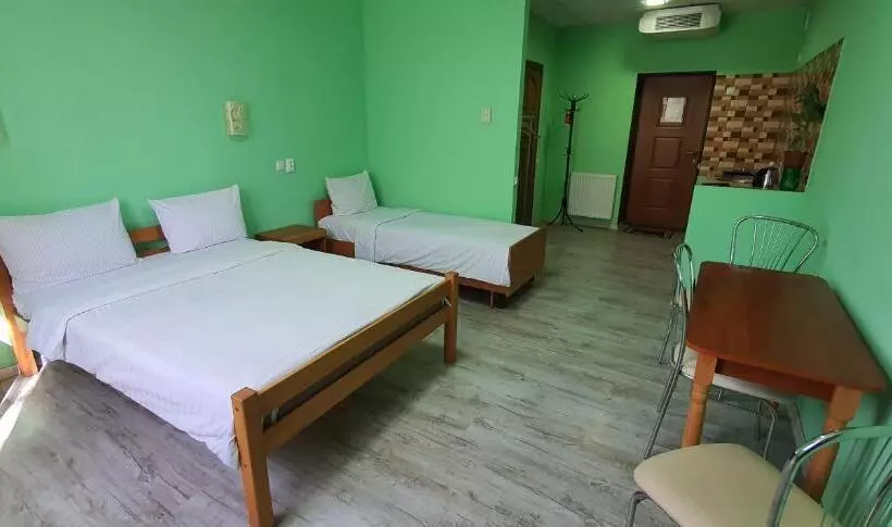 هتل Luxor Inn & Suites