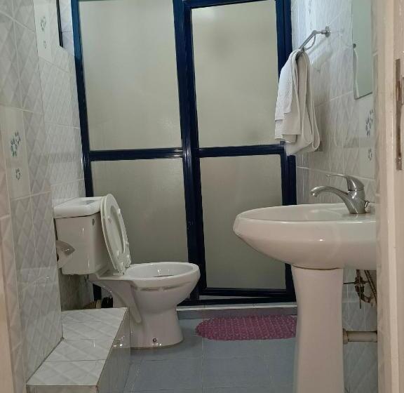 هتل Meru Paramount