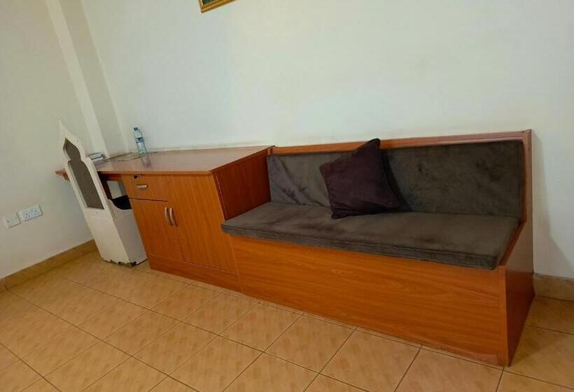 هتل Meru Paramount