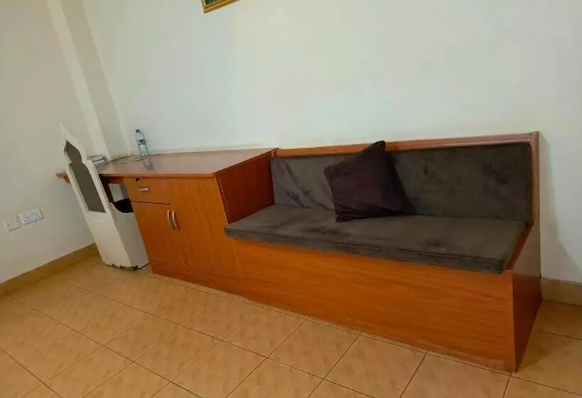 هتل Meru Paramount