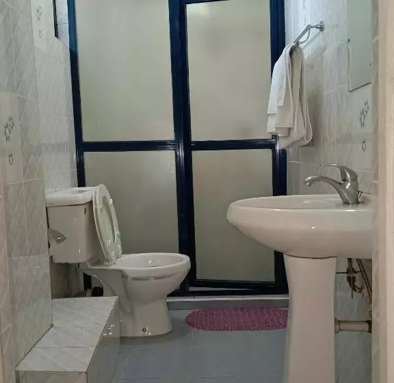 هتل Meru Paramount