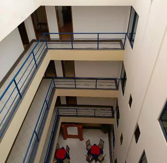 هتل Meru Paramount
