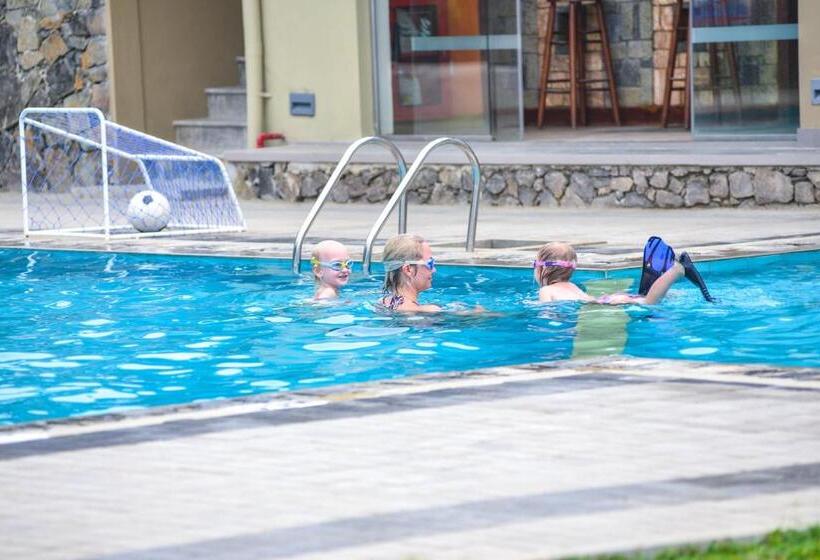 The Youth Hostel   It S A Youth Fame