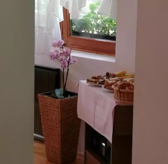 تختخواب و صبحانه Gründner Vendégház