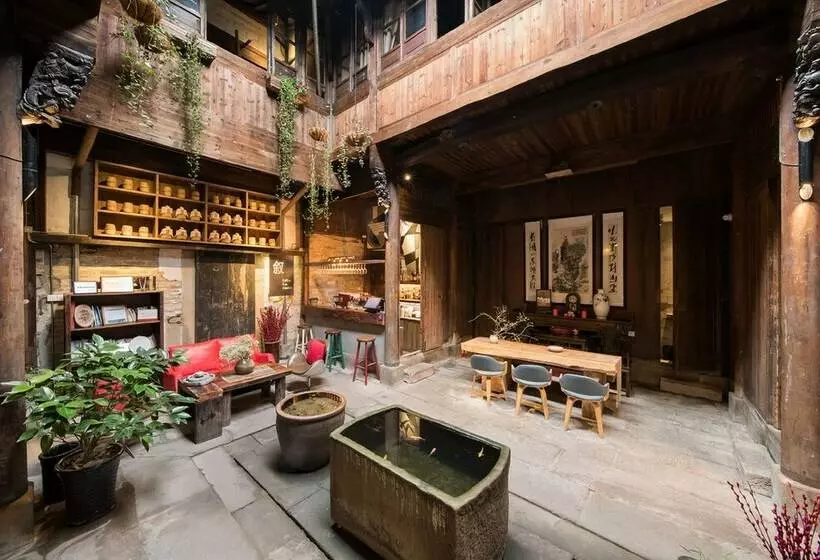 Hotelli Guzo Su The Old House Boutique