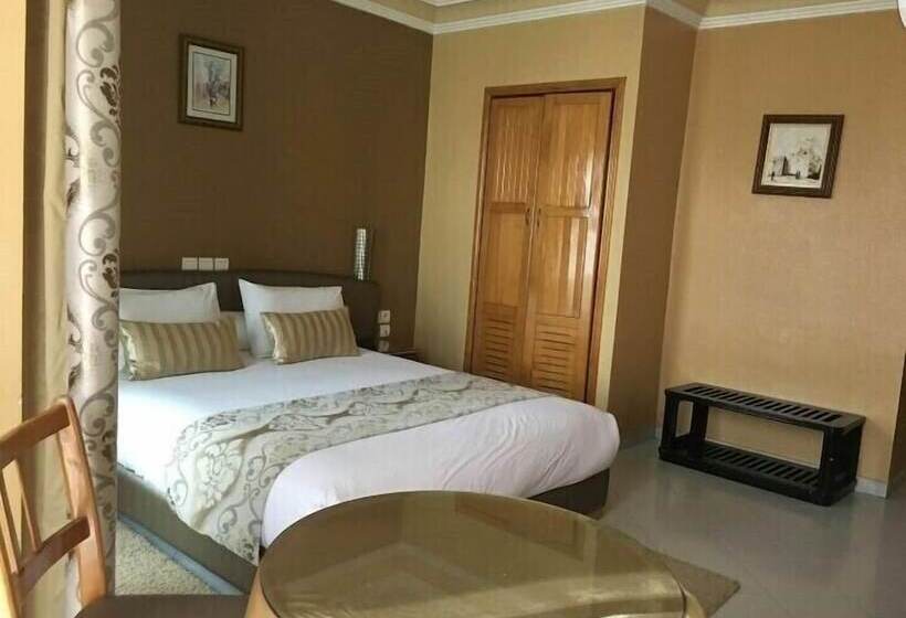 酒店 Hôtel Rania Belmadina