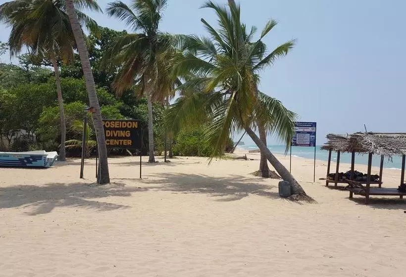 هتل Pigeon Island Beach