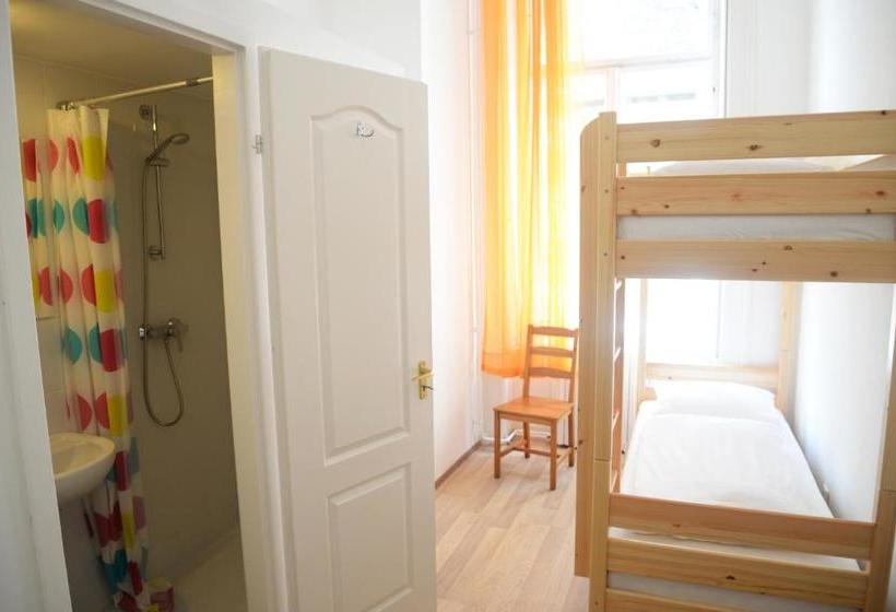 Toucan Hostel Budapest