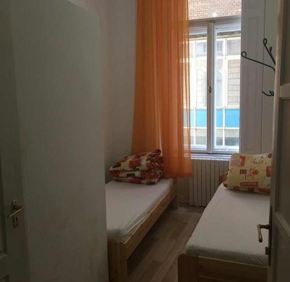 Toucan Hostel Budapest