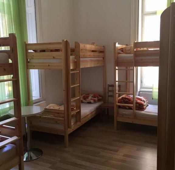 Toucan Hostel Budapest